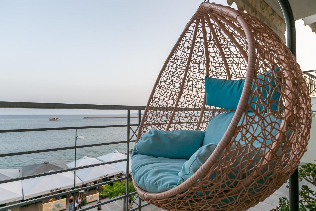 Seafront Kalamata Haven - Blue Luxury Suite Экстерьер фото