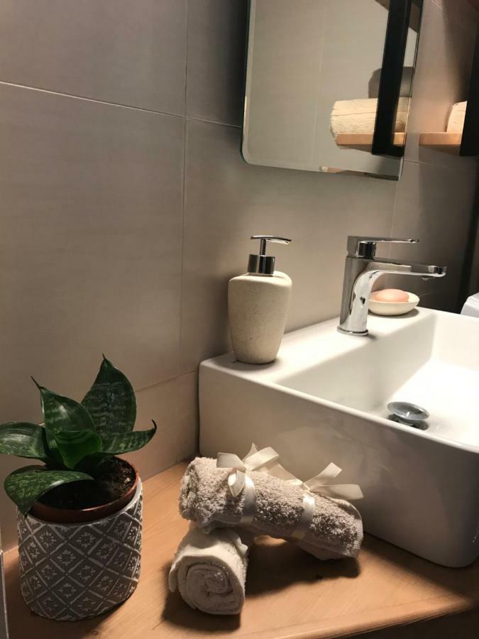Seafront Kalamata Haven - Blue Luxury Suite Экстерьер фото